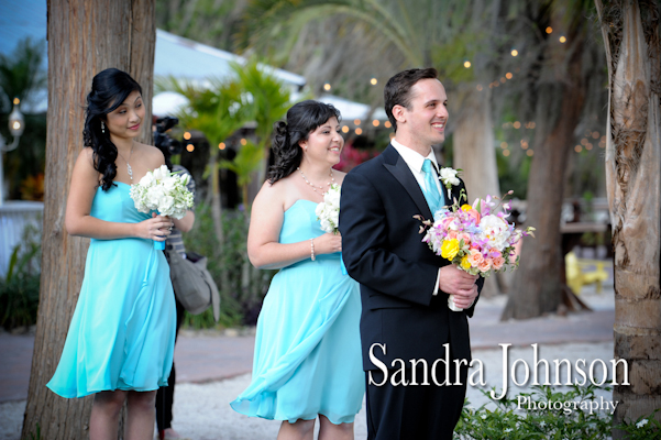 Best Lakeside wedding at Paradise Cove in Orlando, Florida - Wedding photographer - Sandra Johnson (SJFoto.com)